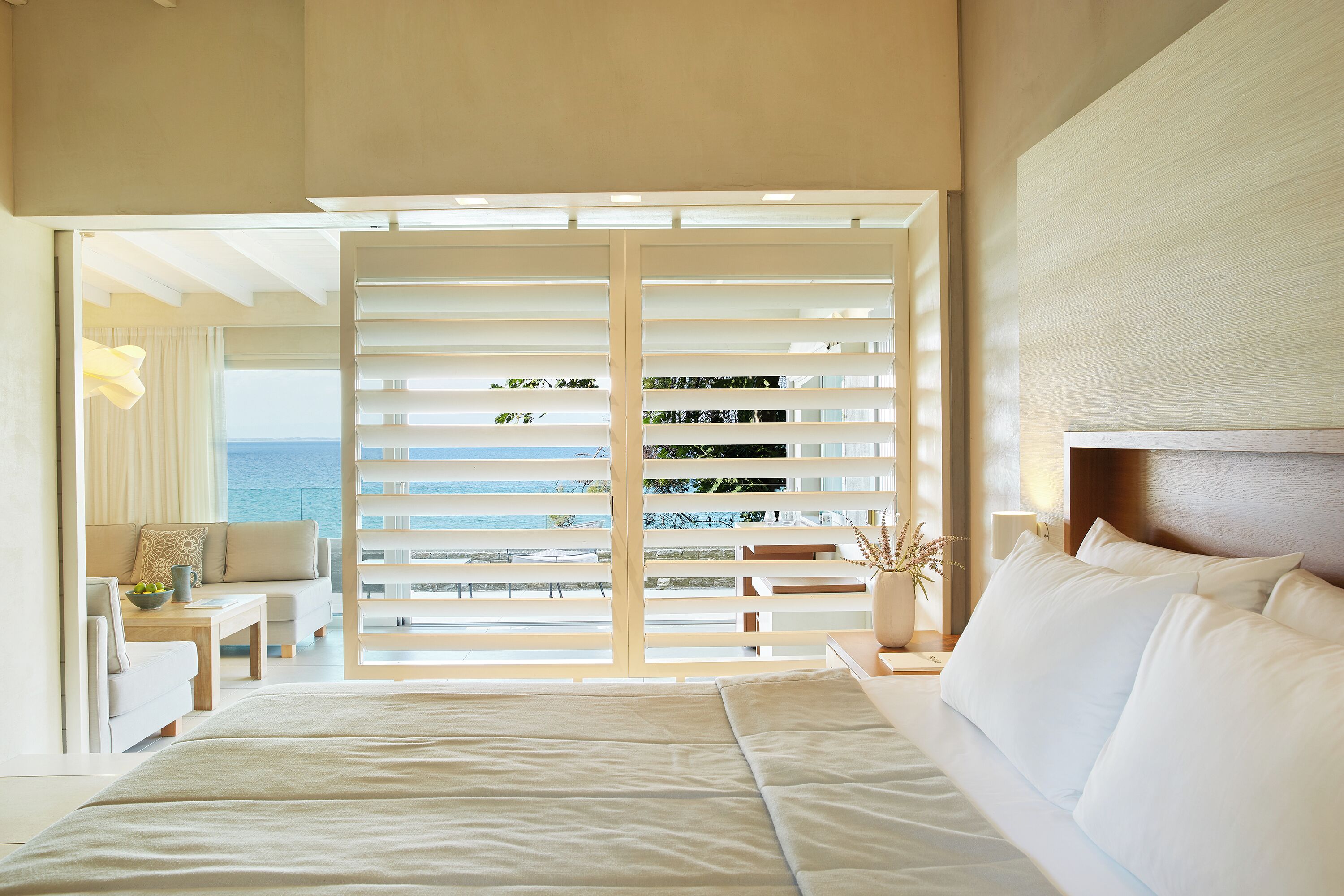 deluxe suite | premium bedding, pillow-top beds, in-room safe, desk