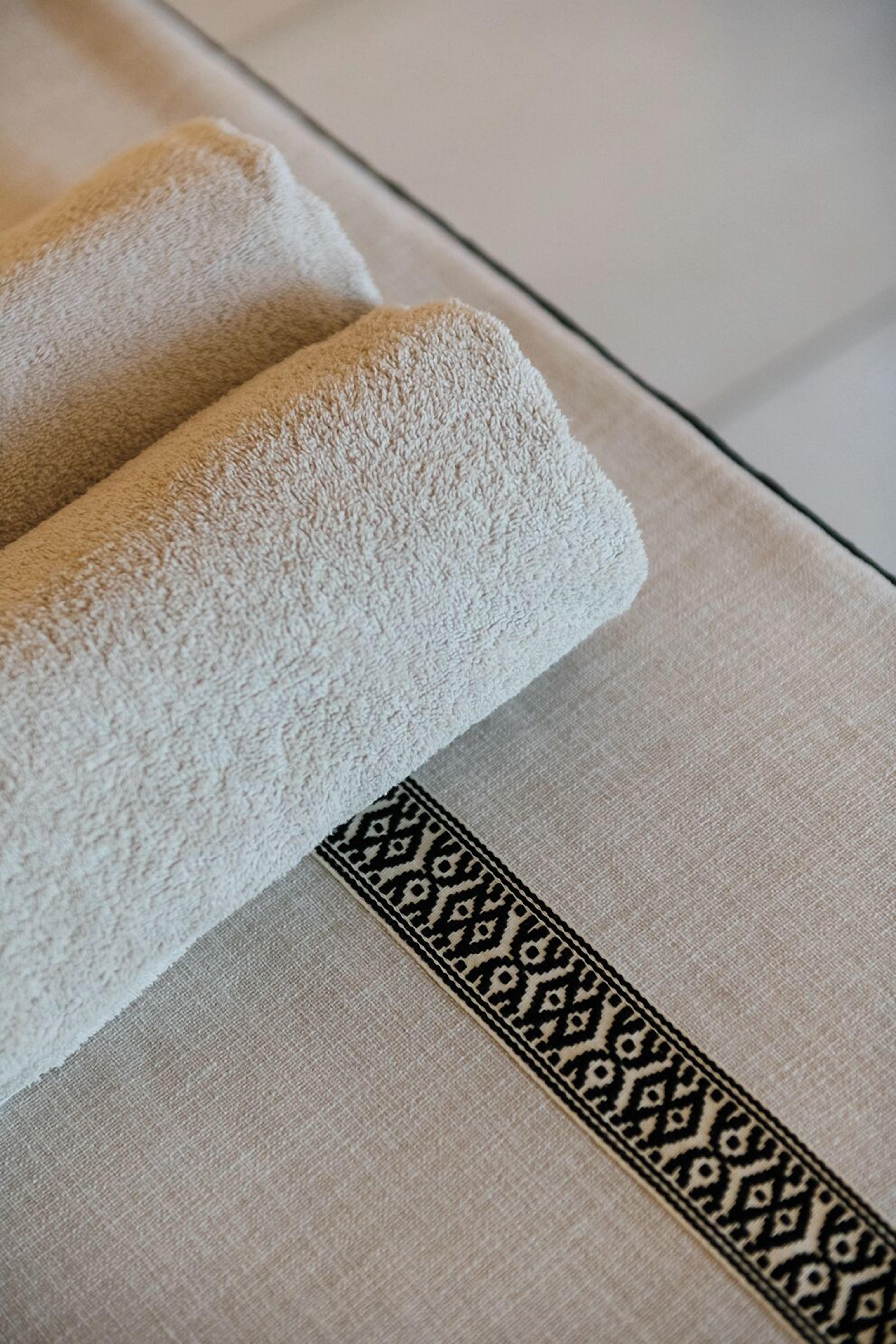 premium bedding, pillow-top beds, in-room safe, desk