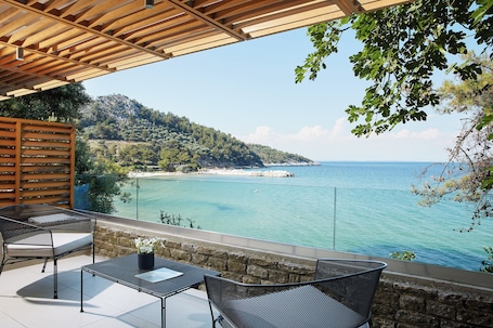 Deluxe Suite | Premium bedding, pillowtop beds, in-room safe, desk