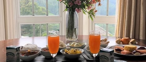 Petit déjeuner préparé à la commande compris tous les jours