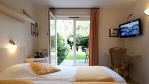Twin Room, Terrace - Bilderdijk Hotel (De Haan)