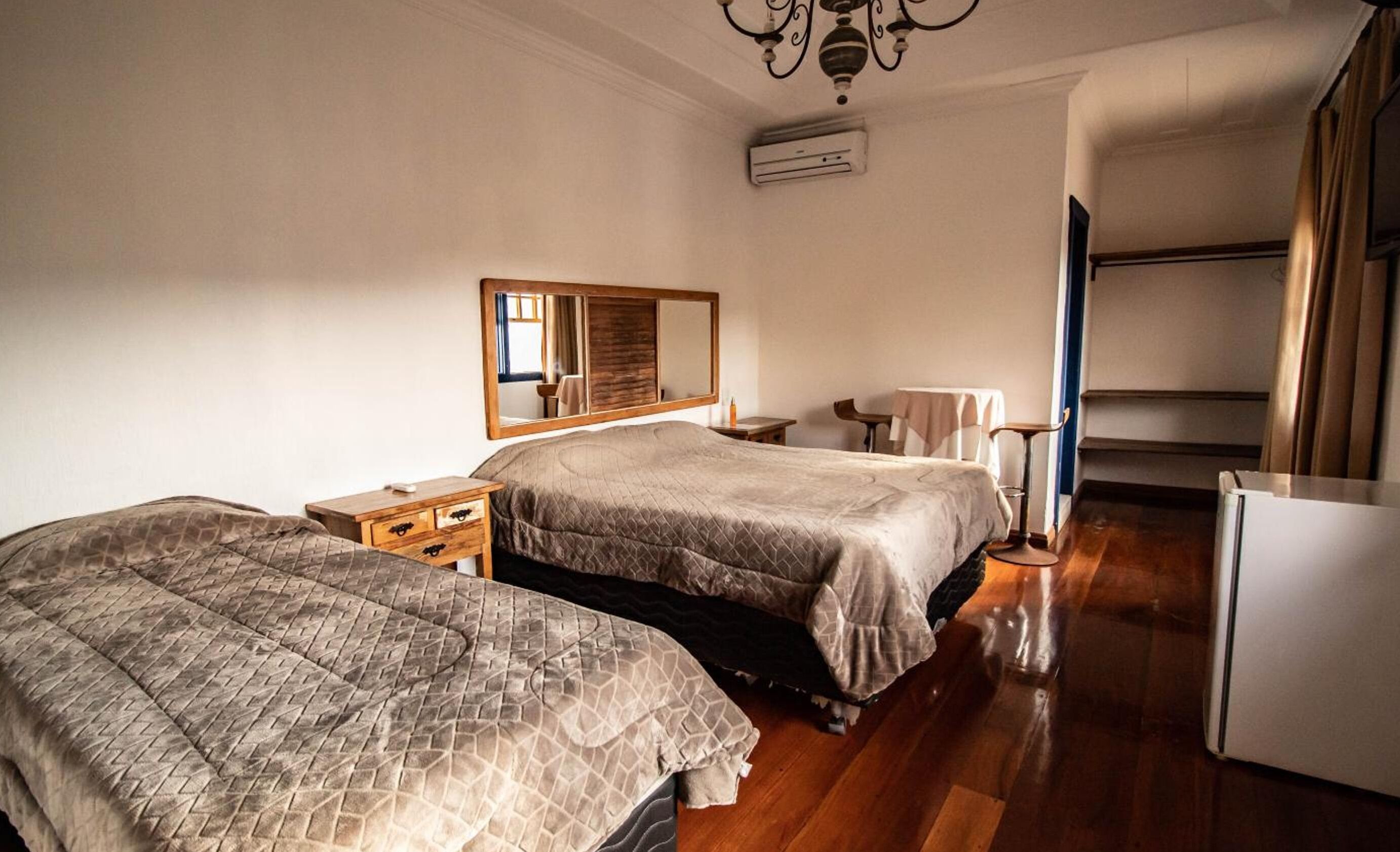 มินิบาร์, เตารีด/โต๊ะรีดผ้า, Wi-Fi ฟรี, ทางสำหรับรถเข็น