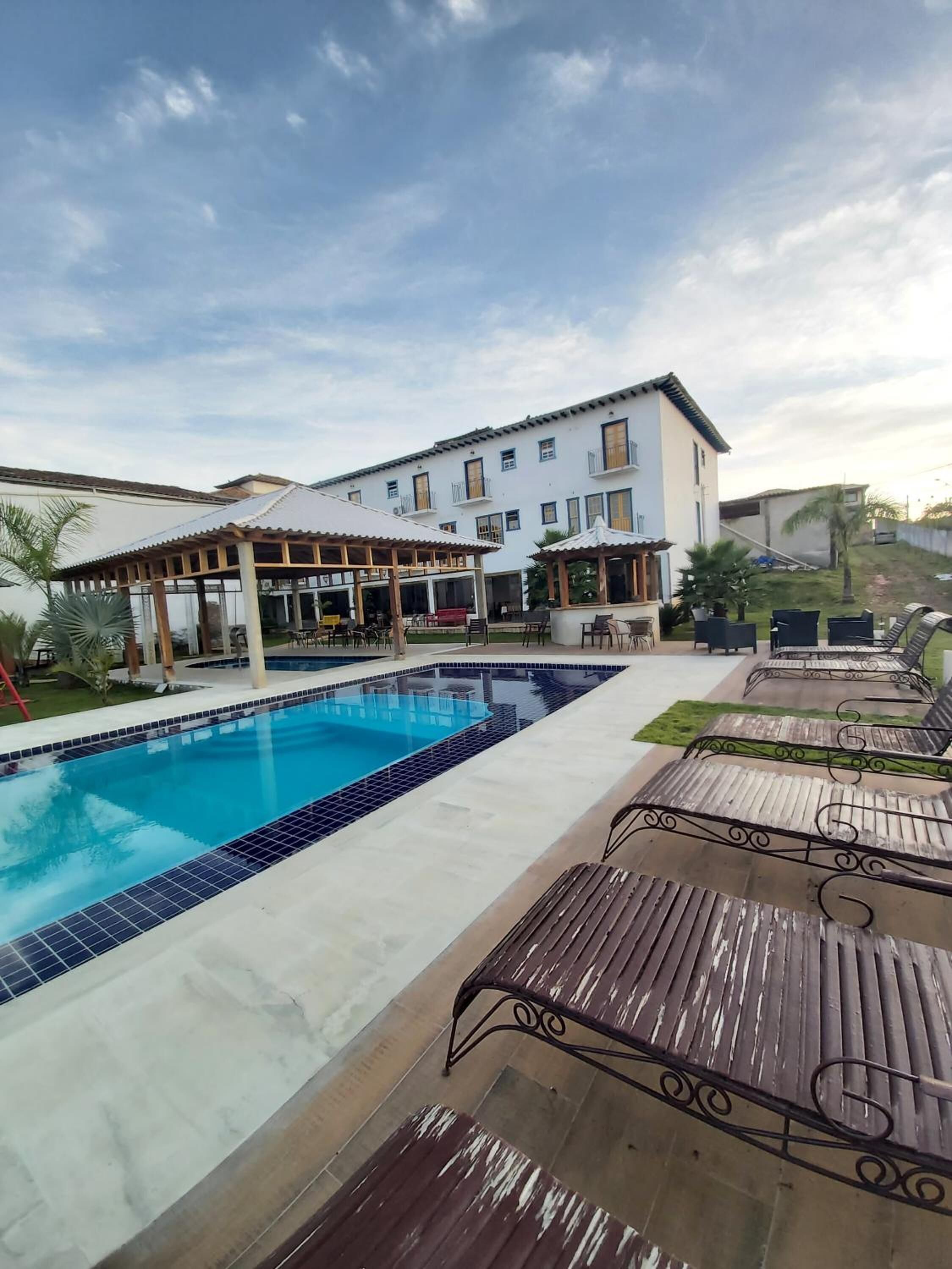 2 piscinas al aire libre