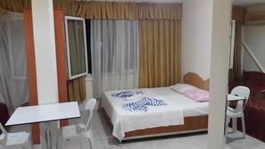 Premium bedding, in-room safe, desk, soundproofing - Ak Asya Hotel (Antalya)