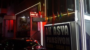 Front of property - evening/night - Ak Asya Hotel (Antalya)