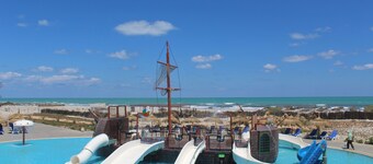 傑爾巴島水上渡假村