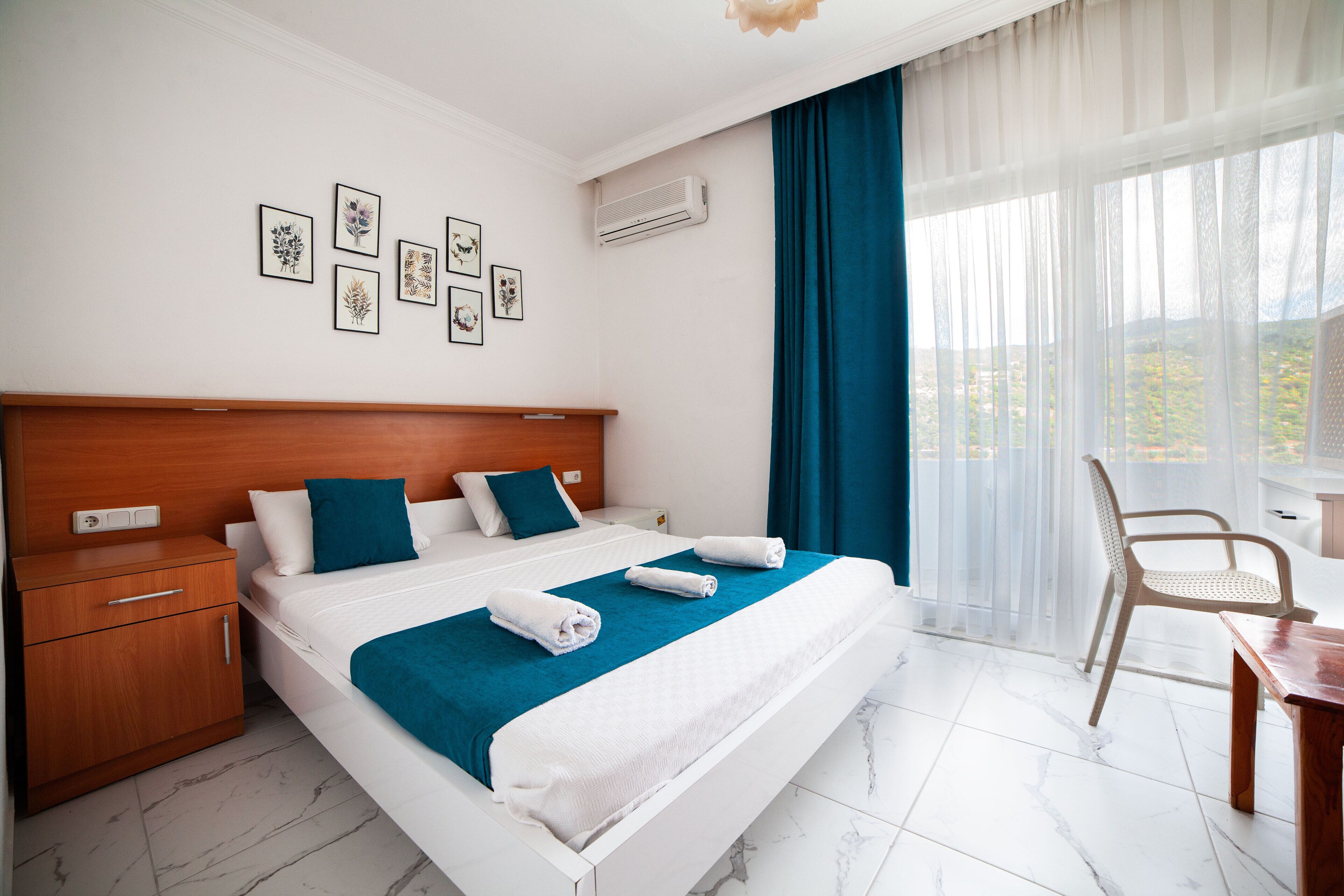 double room | desk, free cots/infant beds, free wifi, bed sheets