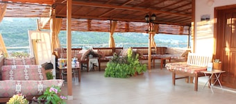 Zeybek 2 Pension & Apart