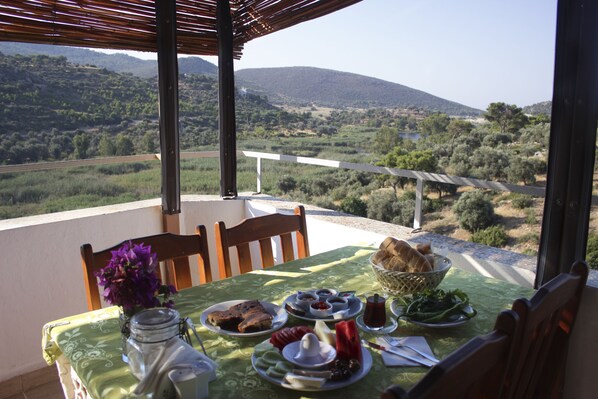 Petit déjeuner buffet compris tous les jours