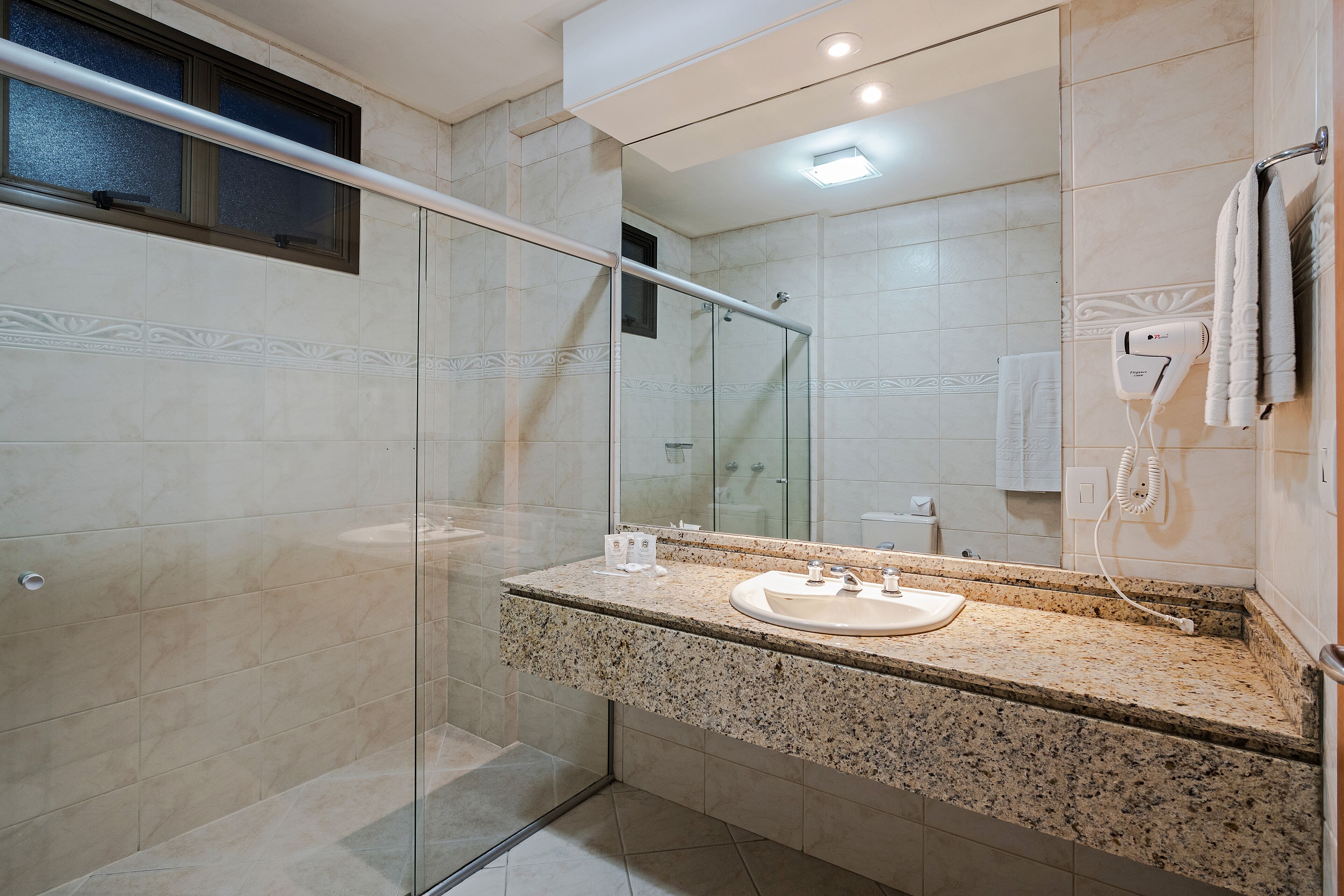 triple room, 3 single beds | bathroom | shower, free toiletries, towels