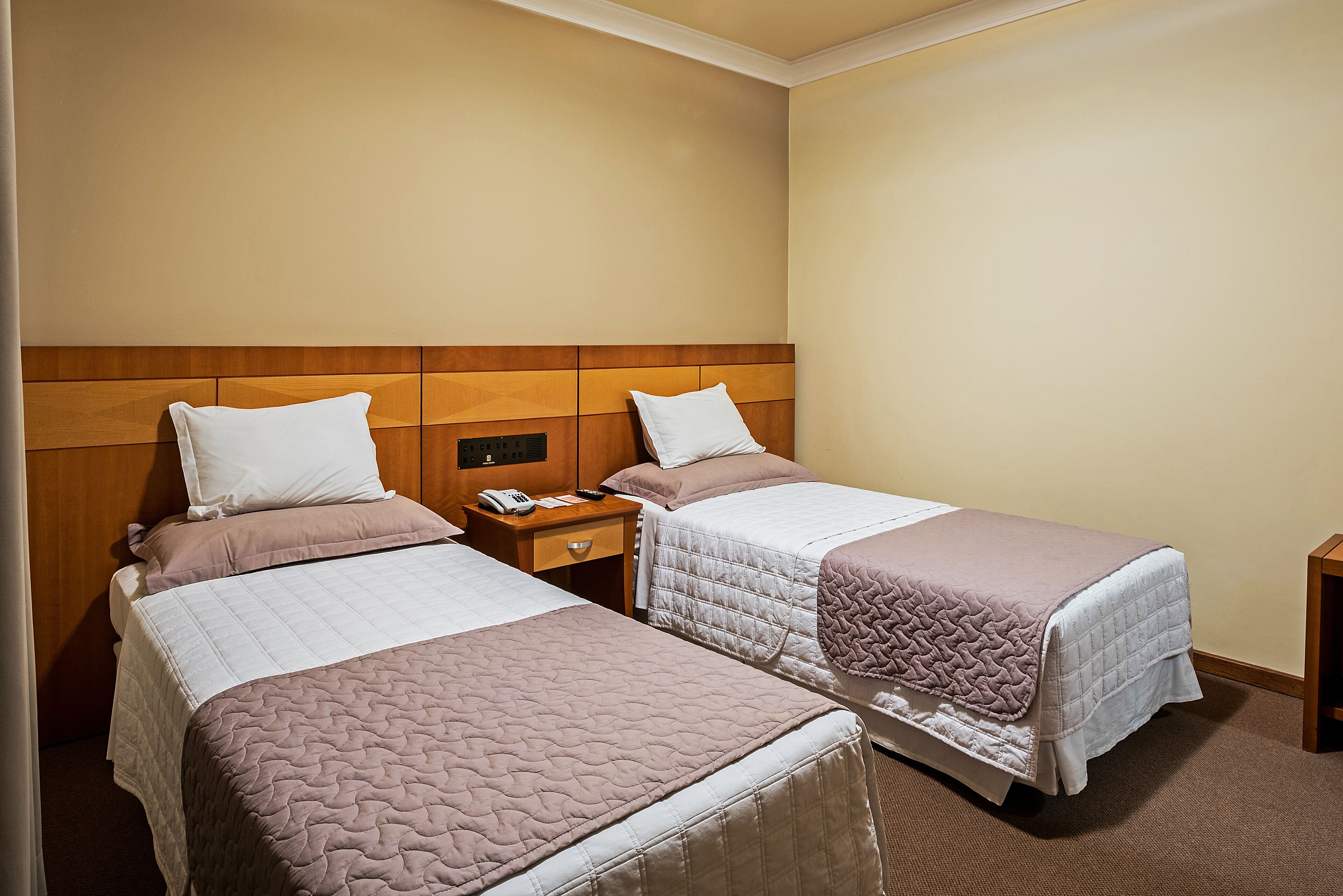 standard 2 camas de solteiro | 1 bedroom, minibar, desk, blackout curtains