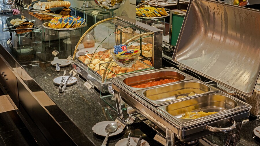 Astron Ponta Grossa Plaza by Nobile