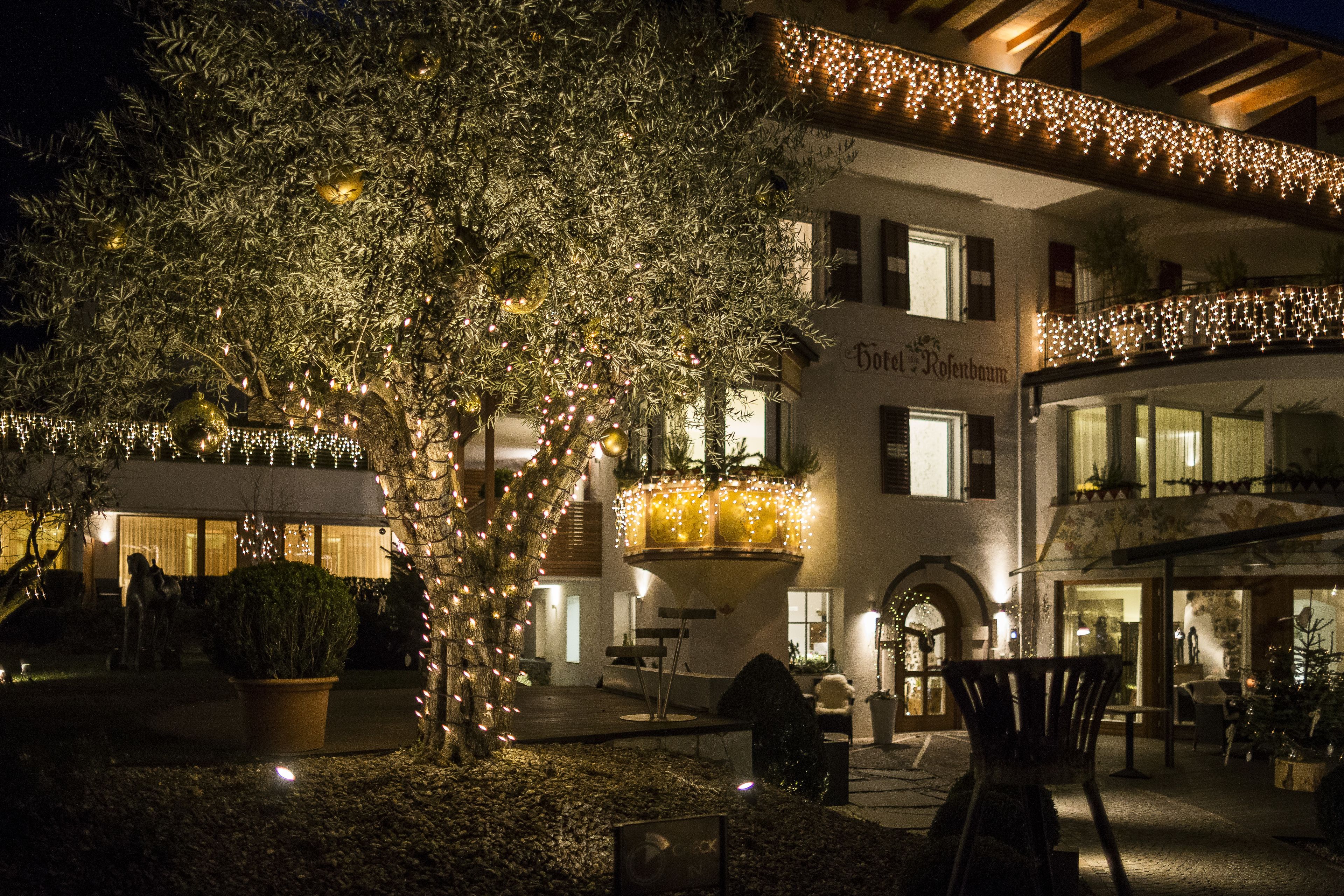 Fassade der Unterkunft – Abend/Nacht
