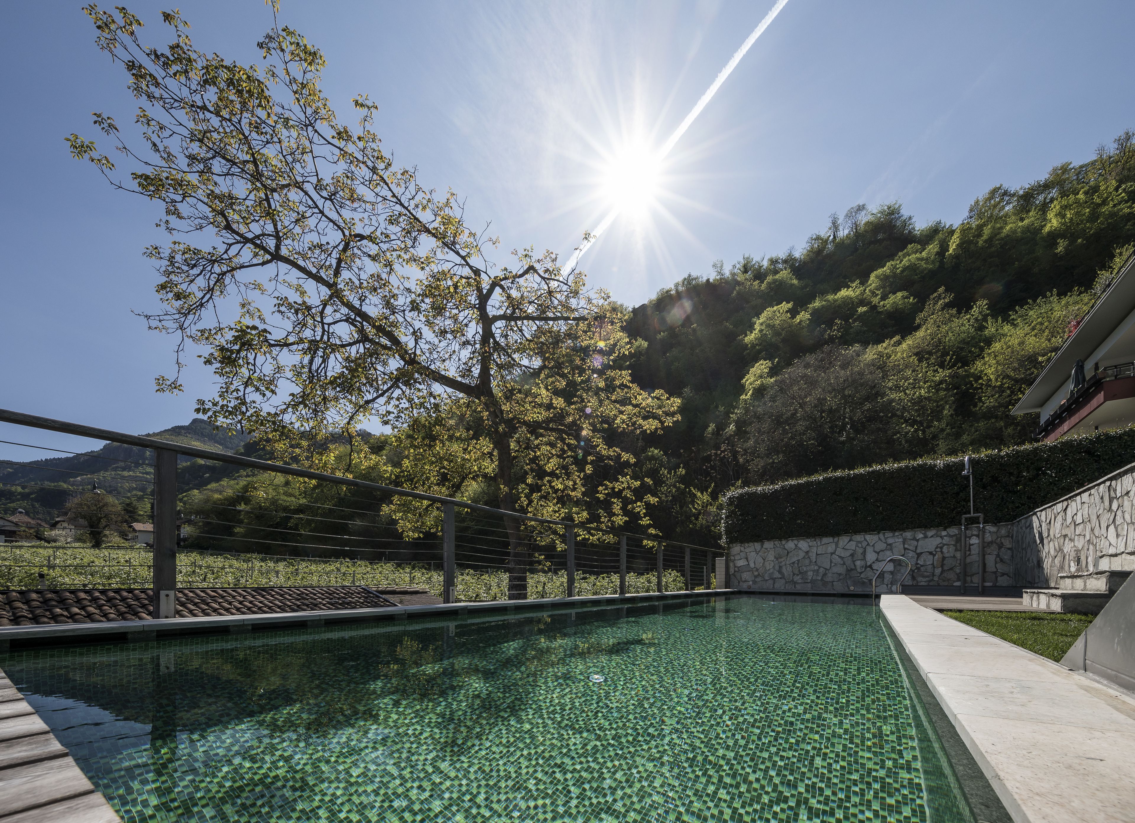 Außenpool (je nach Saison geöffnet), Pool auf dem Dach, Sonnenschirme