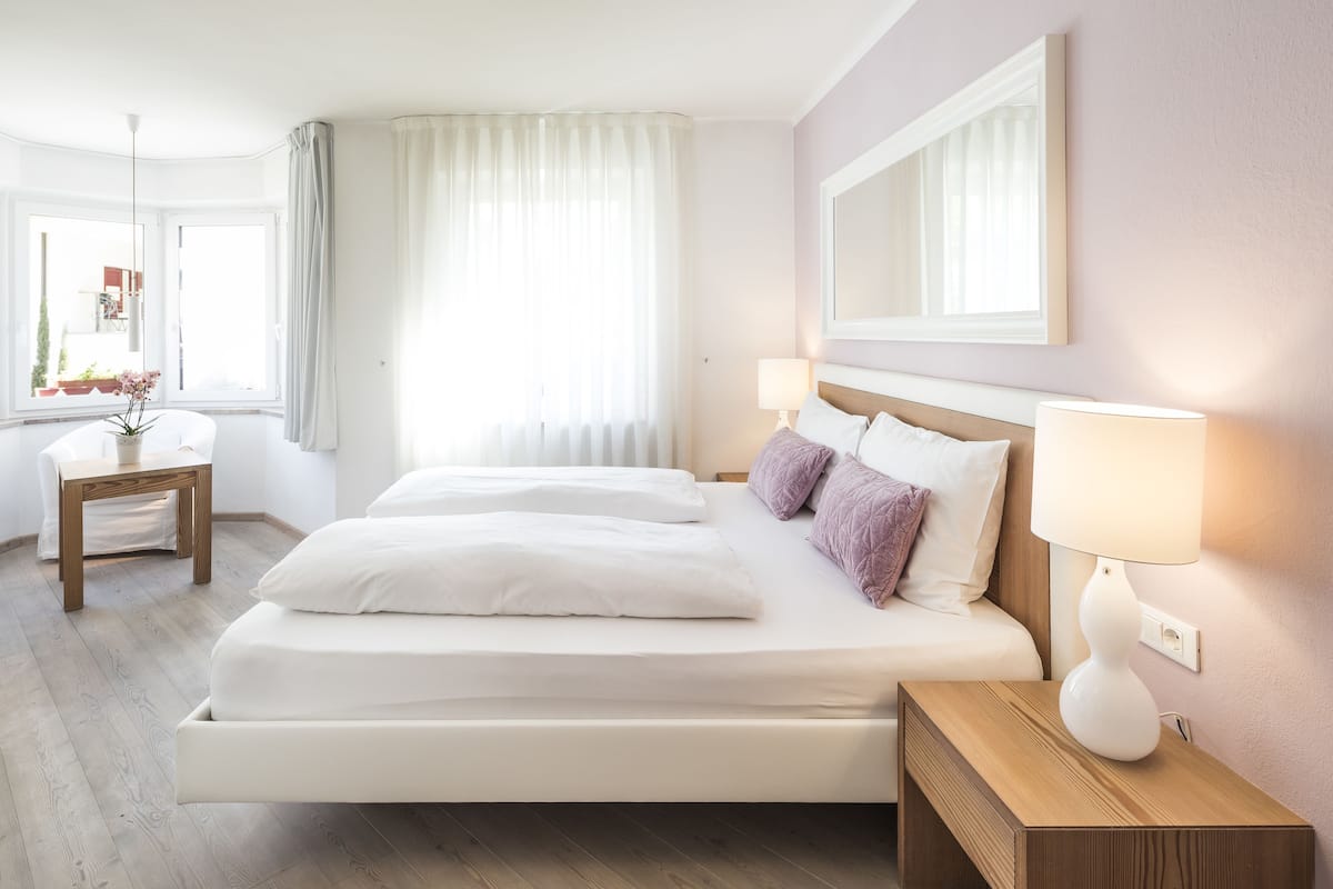 Suite | 1 bedroom, hypo-allergenic bedding, in-room safe, individually furnished