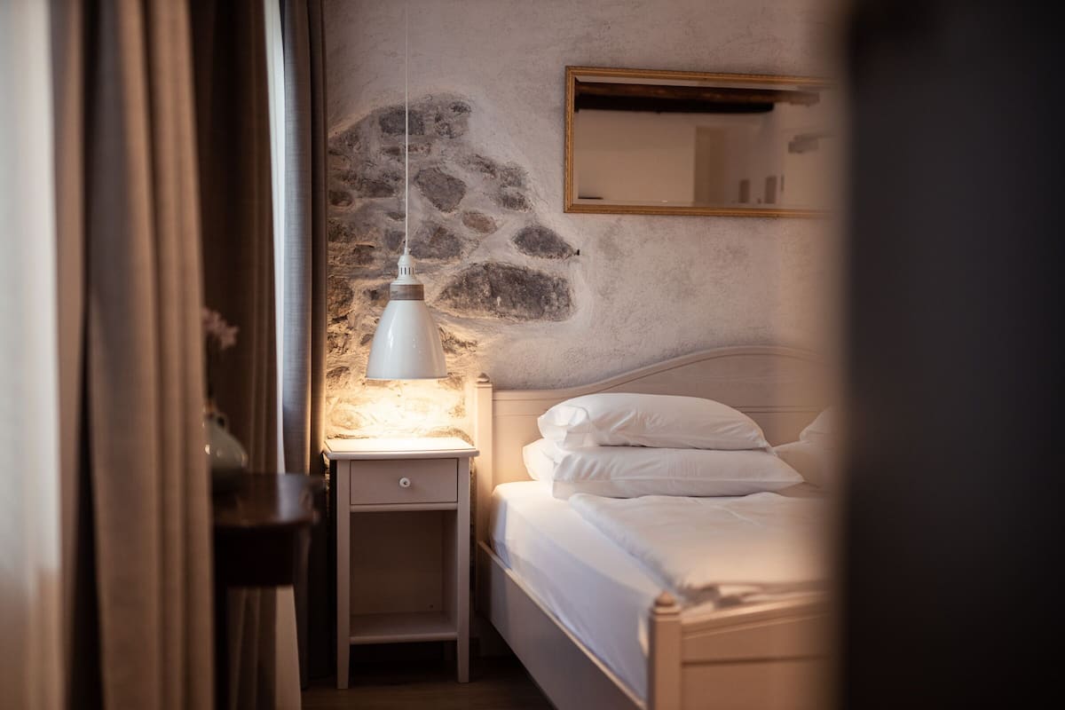 Economy Double Room | 1 bedroom, hypo-allergenic bedding, in-room safe, individually furnished