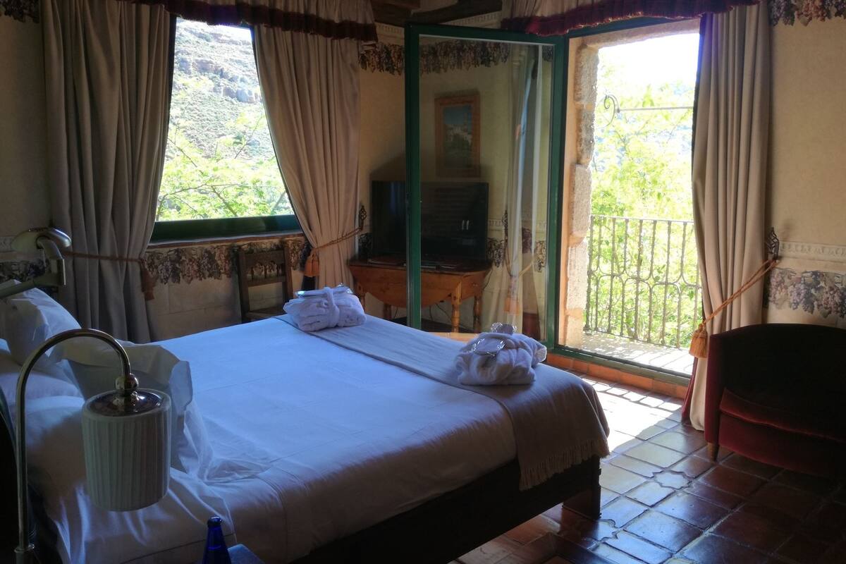 Doppel- oder Zweibettzimmer