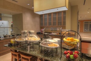 Daily cooked-to-order breakfast for a fee
