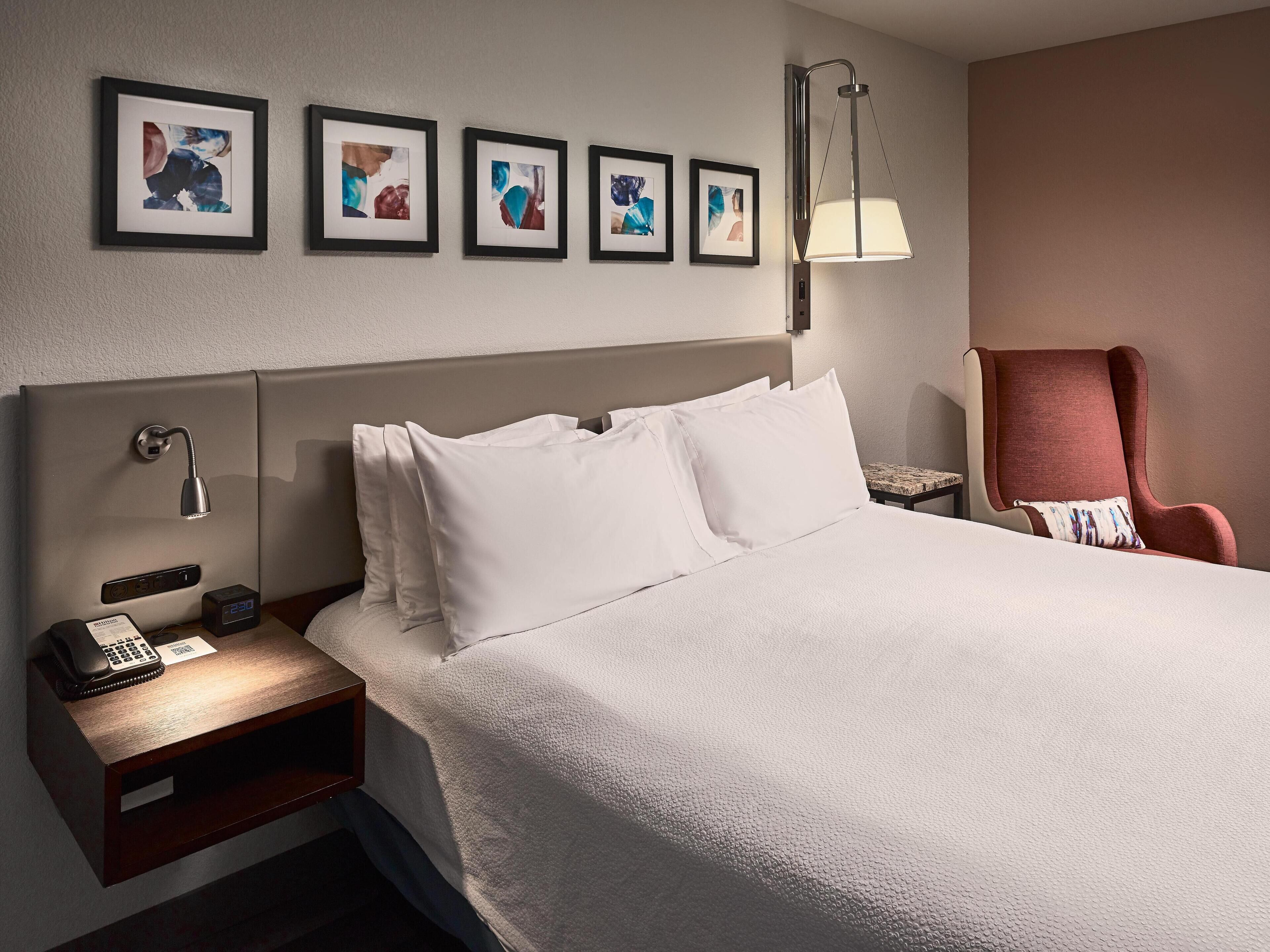 Bureau, espace de travail pour ordinateur portable, rideaux occultants