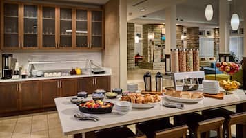 Petit déjeuner préparé sur commande servi tous les jours en supplément