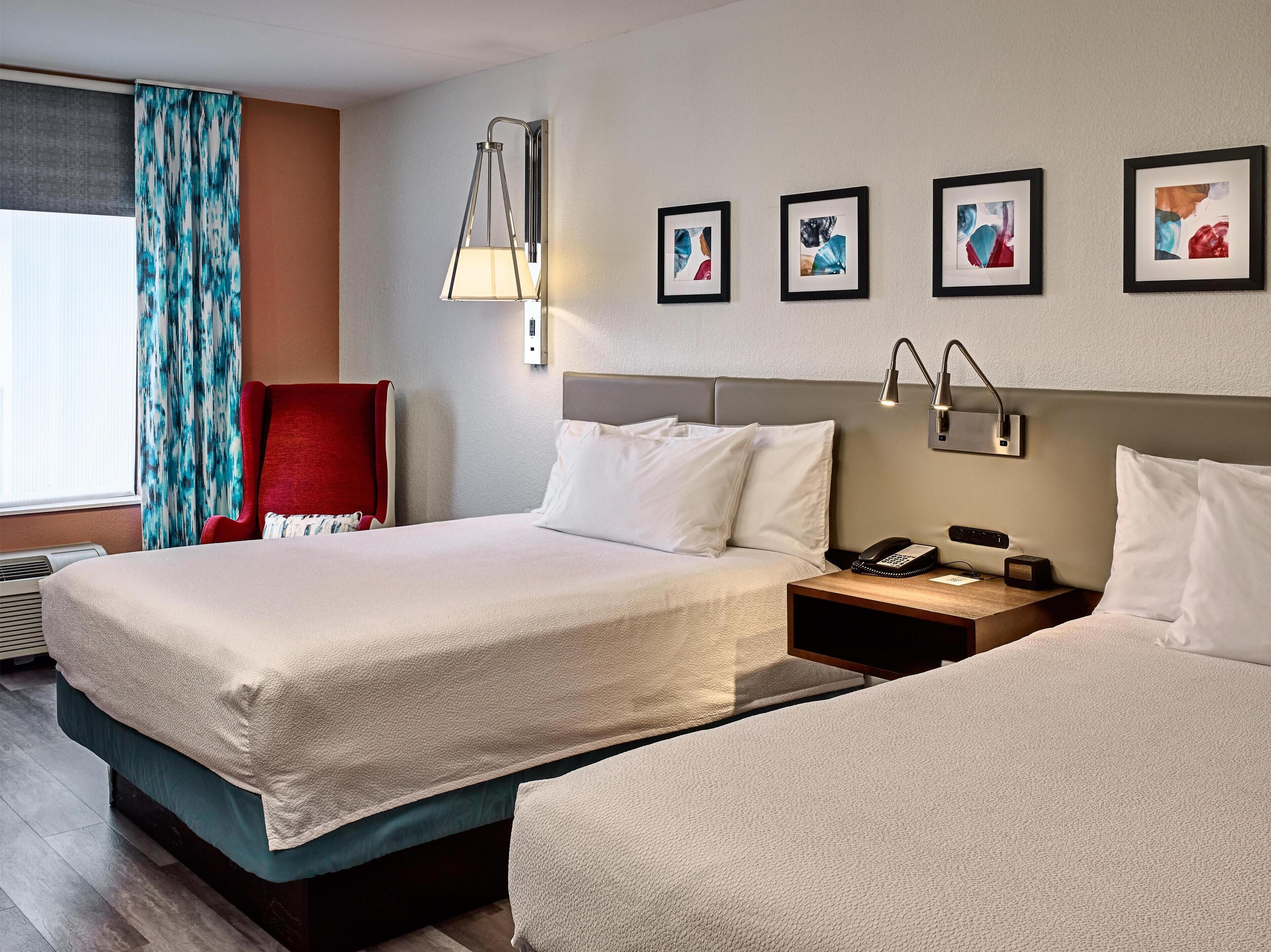 Bureau, espace de travail pour ordinateur portable, rideaux occultants