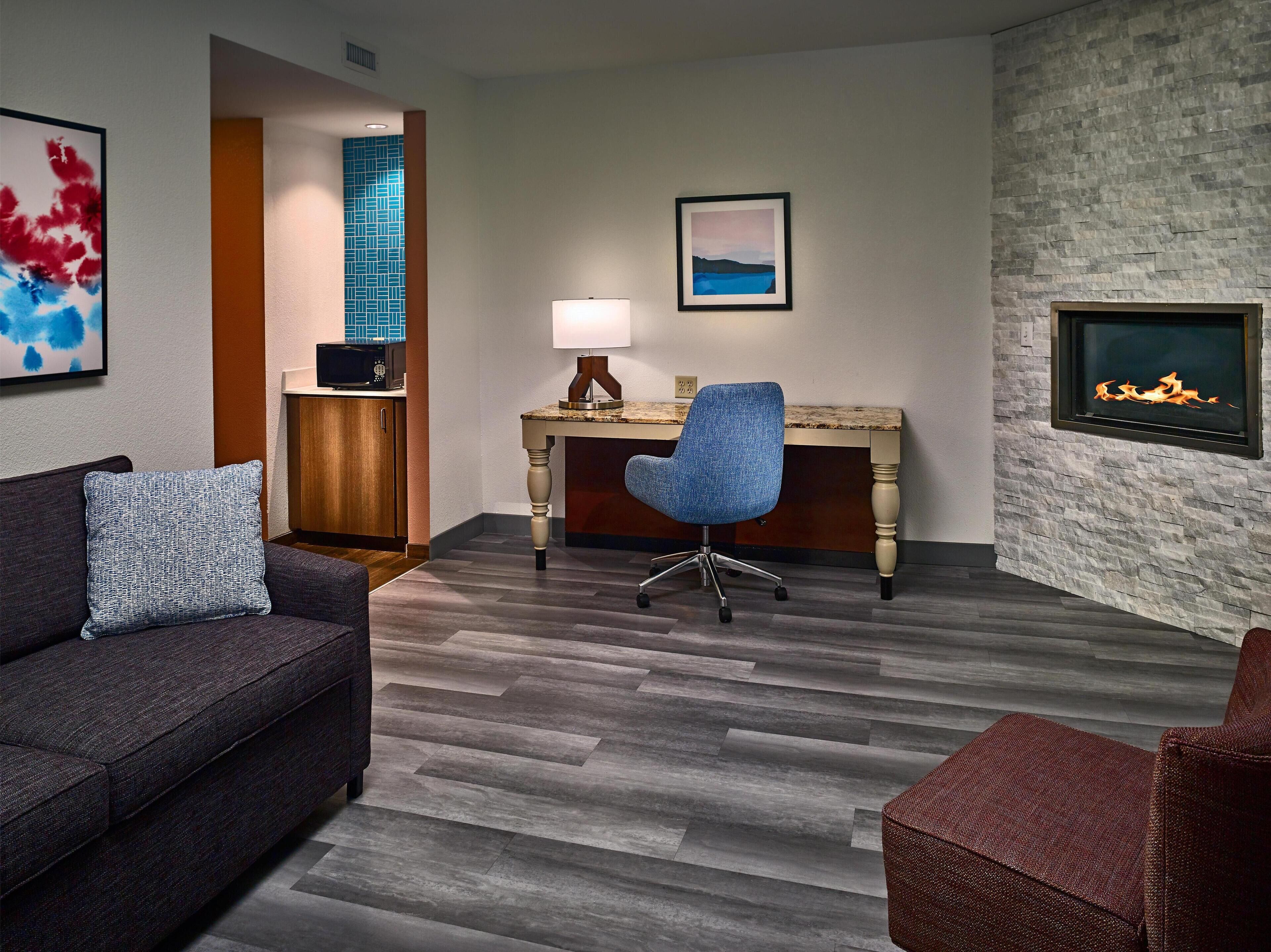 Bureau, espace de travail pour ordinateur portable, rideaux occultants