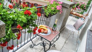 Apartamento Deluxe, 1 habitación, balcón (U obecního dvora 2) | Terraza o patio