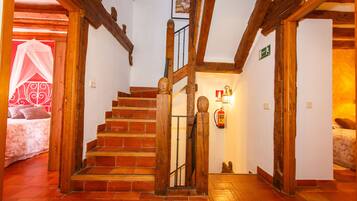 Traditional Chalet, 4 Bedrooms, City View (Panadero) | Premium bedding, individually decorated, individually furnished, desk