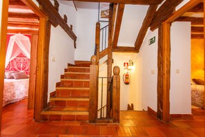 Premium bedding, individually decorated, individually furnished, desk - El Bulín de Pedraza (Pedraza)