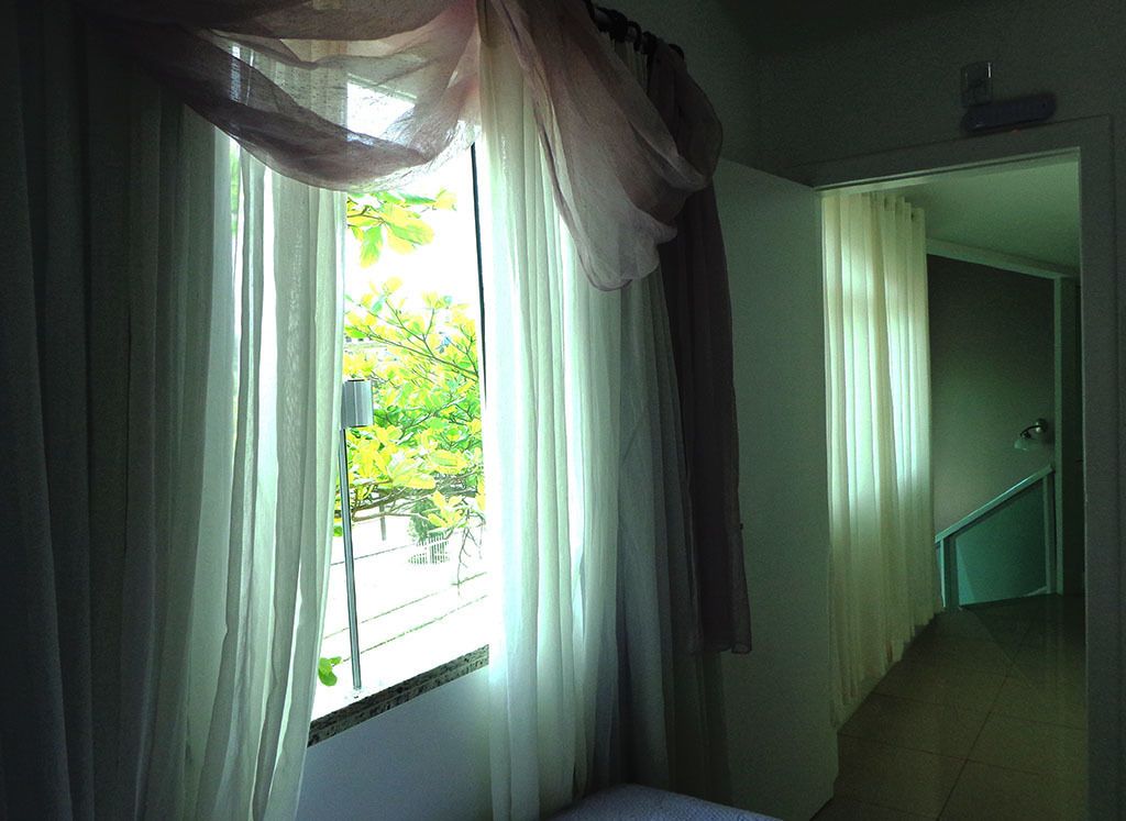 Frigobar, escrivaninha, cortinas blackout, Wi-Fi de cortesia