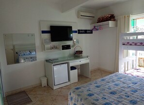 Minibar, desk, blackout drapes, free WiFi - Pousada Ares do Sul (Penha)