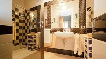 Suite (Black) | Bathroom sink