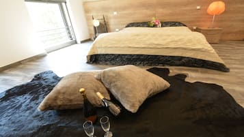 Bureau, chambres insonorisées, Wi-Fi gratuit, draps fournis