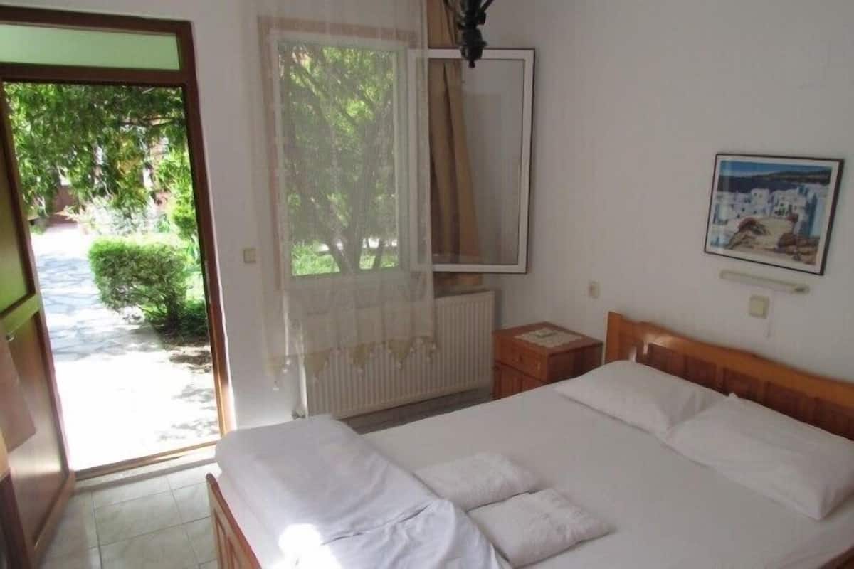 Habitación doble estándar | Sábanas de algodón egipcio, ropa de cama de alta calidad y minibar