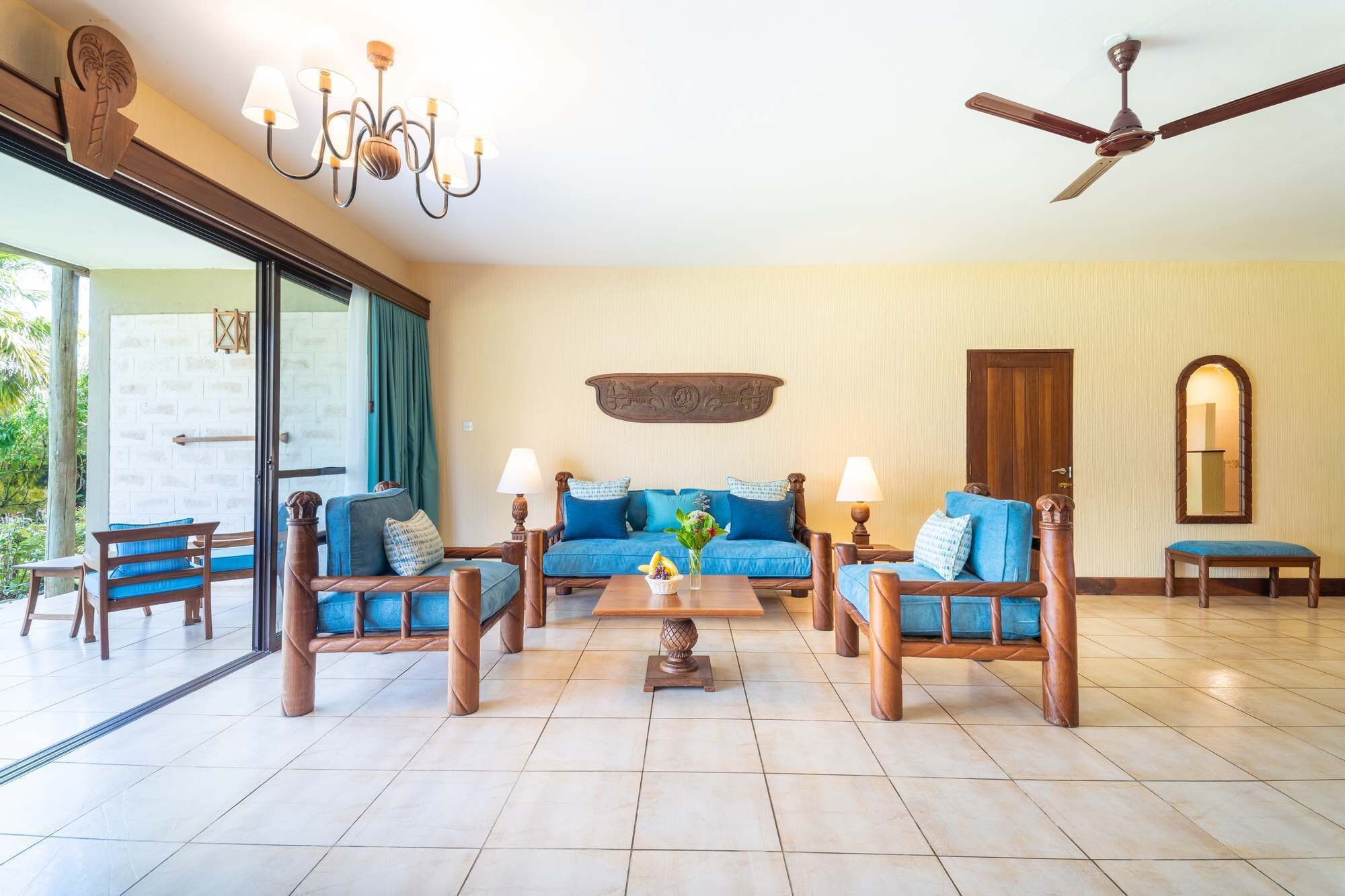 junior suite, non smoking, ocean view | 1 bedroom, in-room safe, desk, blackout curtains