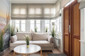 Deluxe Studio Suite