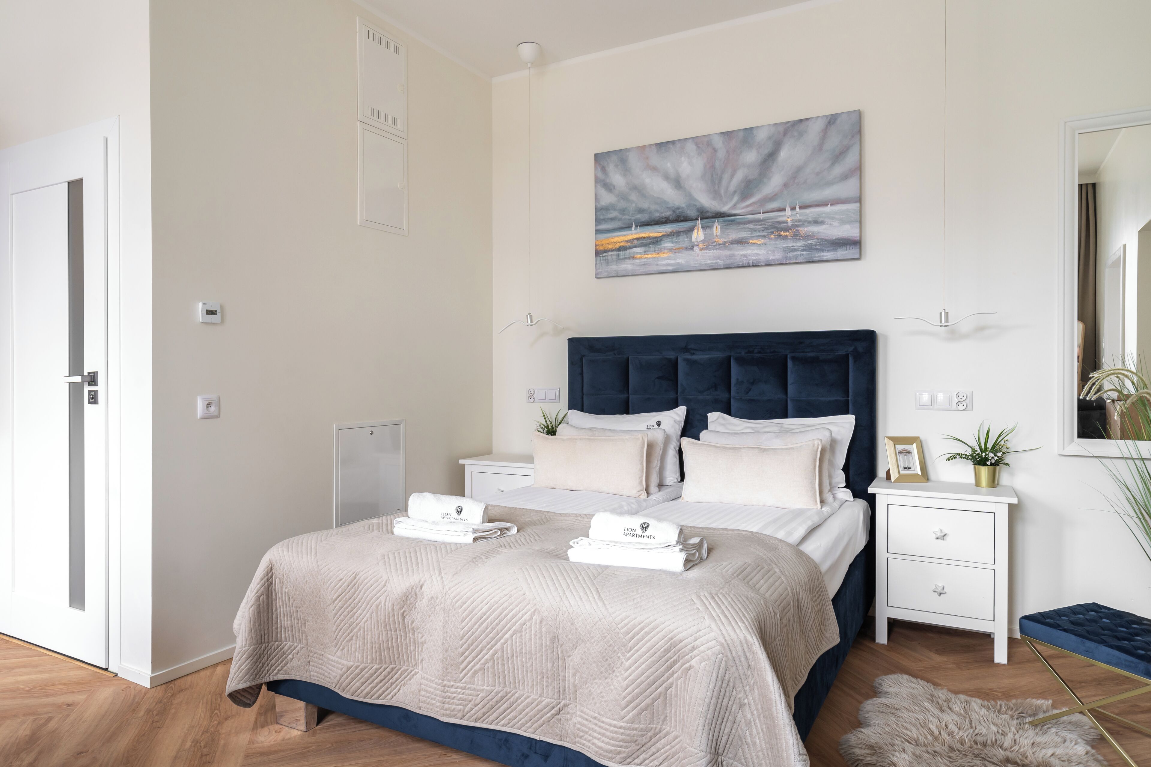 2 bedrooms, premium bedding, iron/ironing board, cots/infant beds