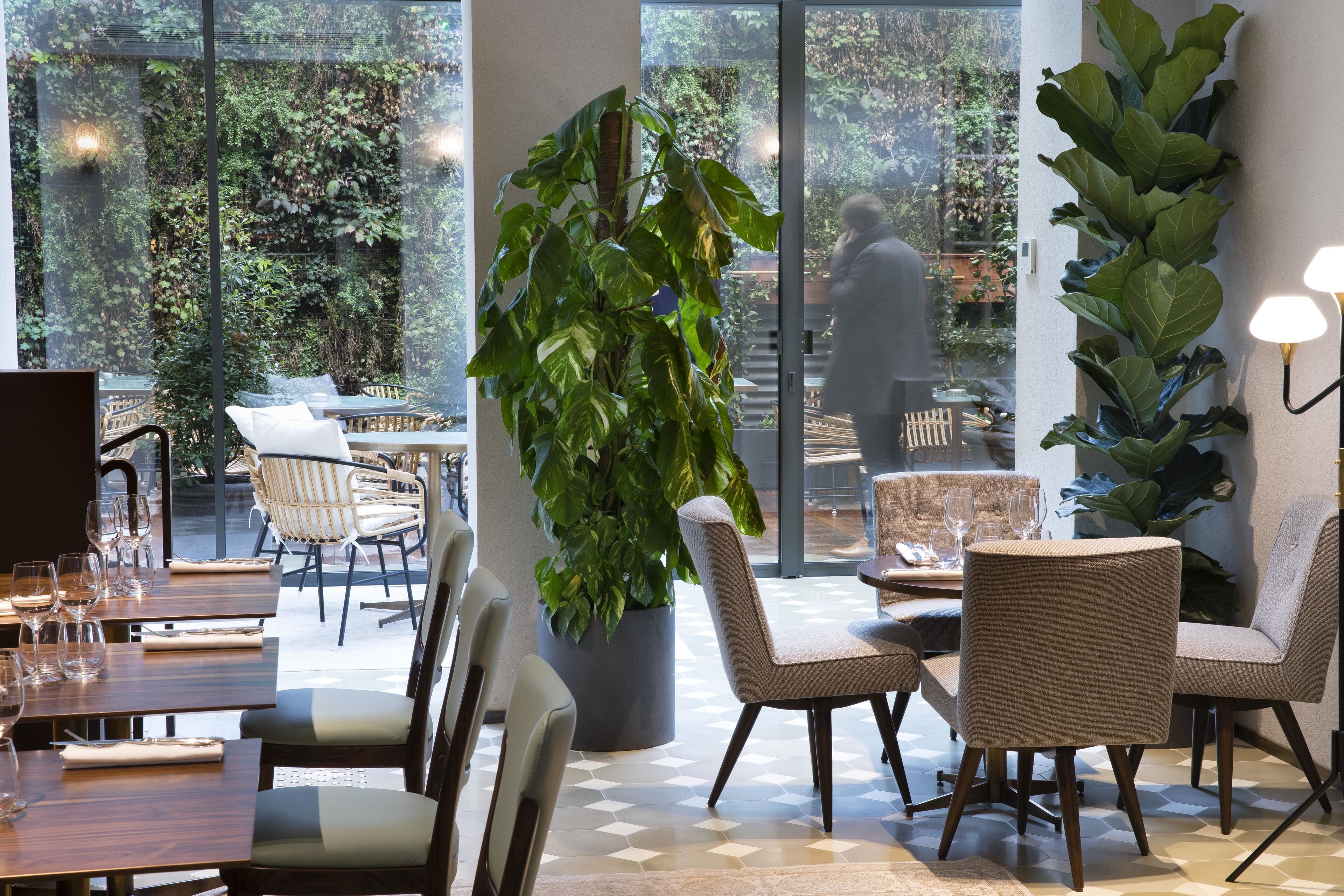 Daily buffet breakfast (EUR 32 per person)