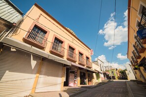 施設の正面
