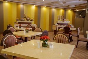 Café da manhã continental grátis todos os dias