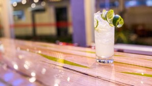 酒吧(店内)