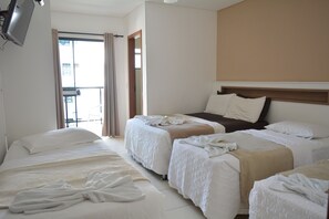 Quarto Quintuplo | Roupas de cama antialérgicas, frigobar, Wi-Fi de cortesia, roupa de cama