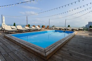 Outdoor pool - Euphoria Hotel (BATUMI)