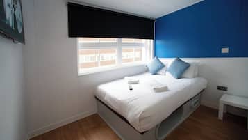 Standard-Doppelzimmer (with window) | Bügeleisen/Bügelbrett, kostenloses WLAN, Bettwäsche, Rollstuhlgeeignet