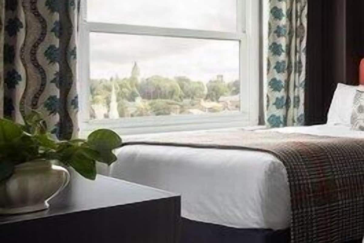 Premium bedding, pillowtop beds, in-room safe, desk