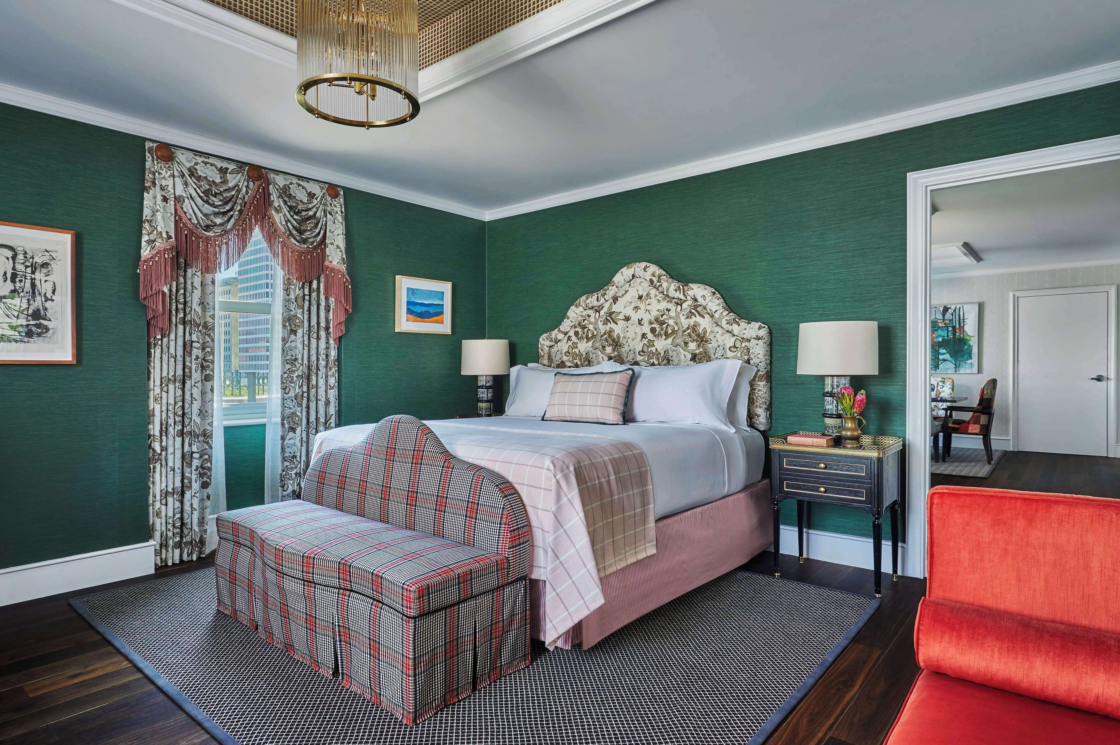 Suite (Noble Suite) | Premium bedding, pillowtop beds, in-room safe, desk