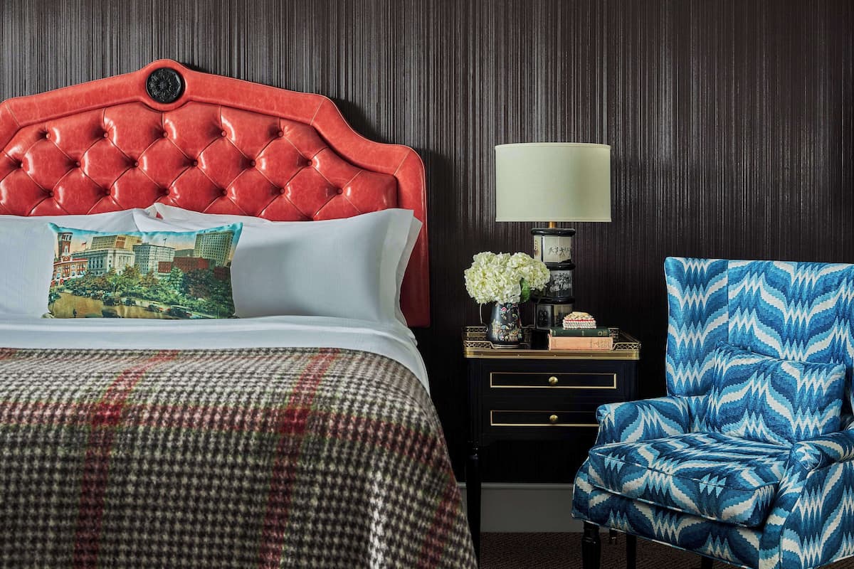 Ropa de cama de alta calidad y camas con pillow-top