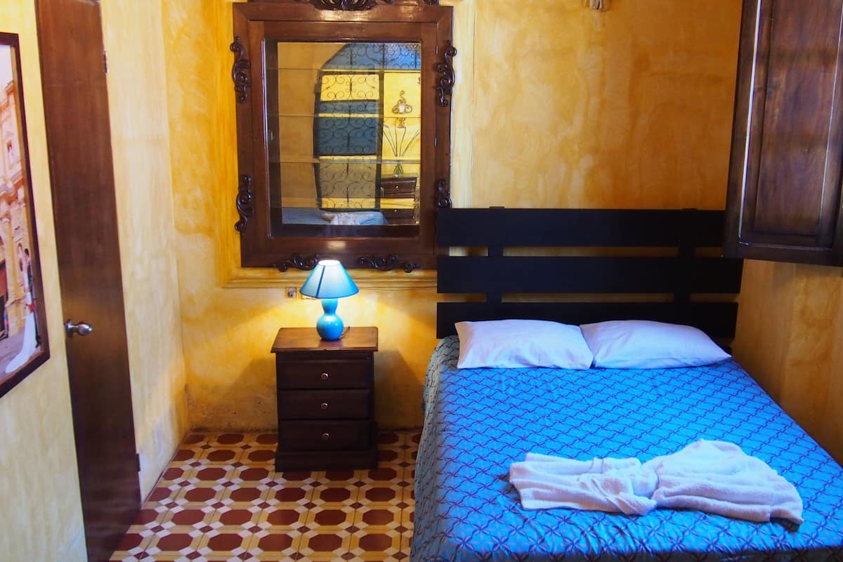 Chambre Quadruple Standard, 2 lits doubles | Couette en duvet d'oie, ameublement personnalisé, rideaux occultants