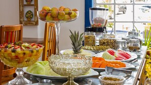 Free daily buffet breakfast - Hotel Serra Vista (Tiradentes)