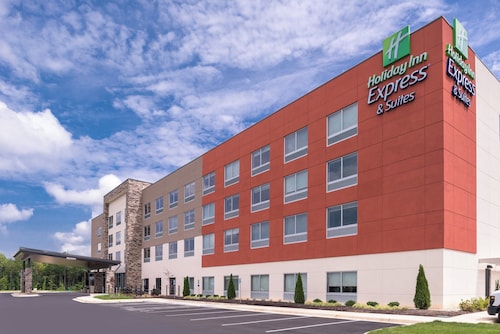 Holiday Inn Express & Suites Farmville by IHG